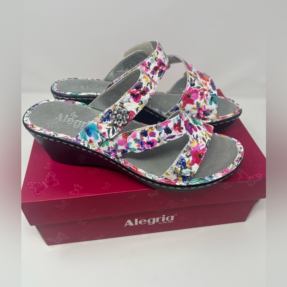 ALEGRIA Loti Perennial Floral Wedge Sandals Size 38 EU / 7.5-8 US NEW